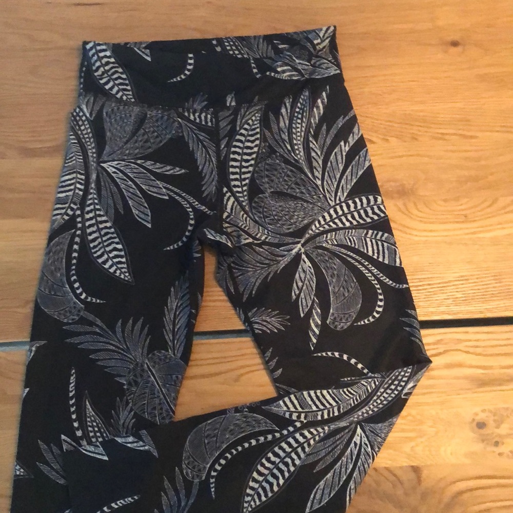 NWOT Joy Lab 7/8 Athletic Leggings
